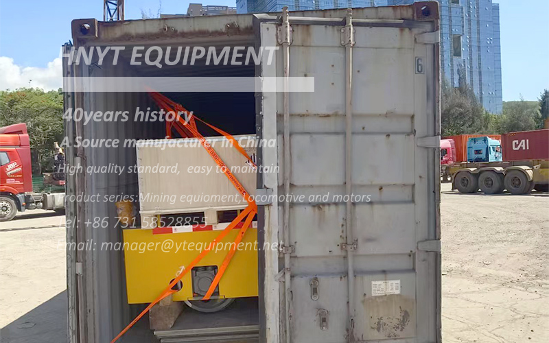 Container Loading of 2.5 Ton Lithium Battery Electric Locomotives and ZQ-2
